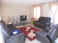 Lounges - 22 square meters of property in Protea Glen