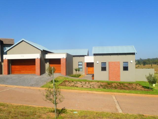 3 Bedroom House for Sale For Sale in Mnandi AH - Private Sale - MR088450