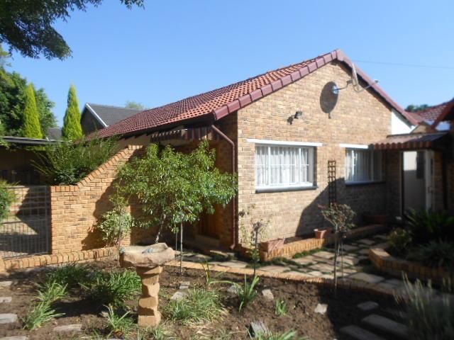 5 Bedroom House for Sale For Sale in Weltevreden Park - Home Sell - MR088457