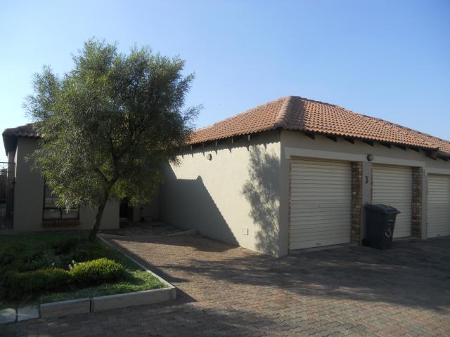 3 Bedroom Sectional Title for Sale For Sale in Monavoni - Home Sell - MR088629