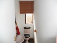 Bathroom 3+ - 2 square meters of property in Hibberdene