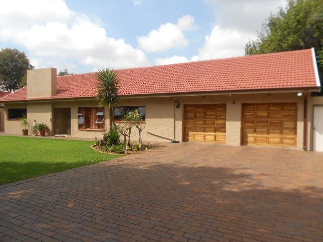 3 Bedroom House for Sale For Sale in Boksburg - Home Sell - MR088657