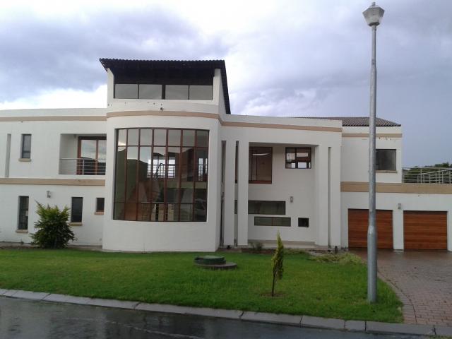 5 Bedroom House for Sale For Sale in Midrand - Home Sell - MR088836