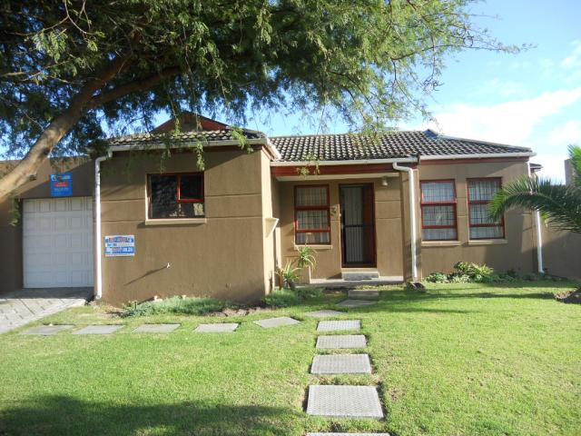 2 Bedroom House for Sale For Sale in Parklands - Private Sale - MR088931