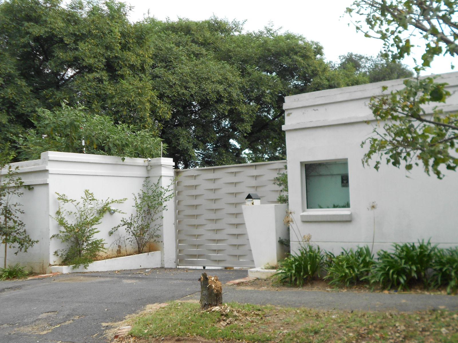 Front View of property in Craighall