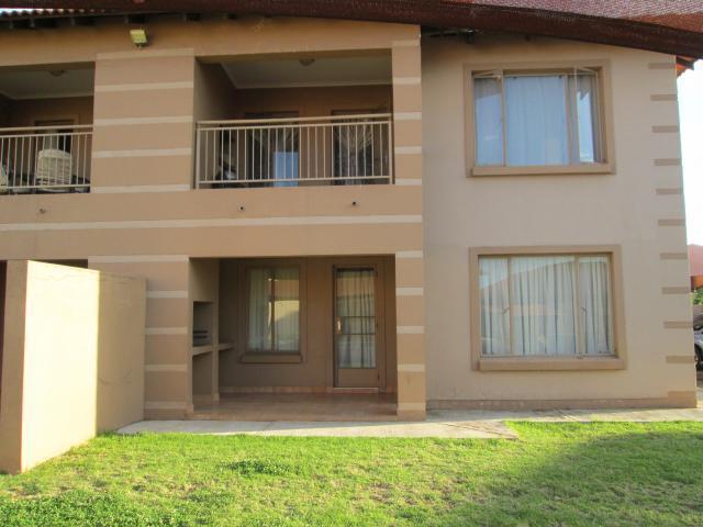 2 Bedroom Cluster for Sale For Sale in Crystal Park - Private Sale - MR089090