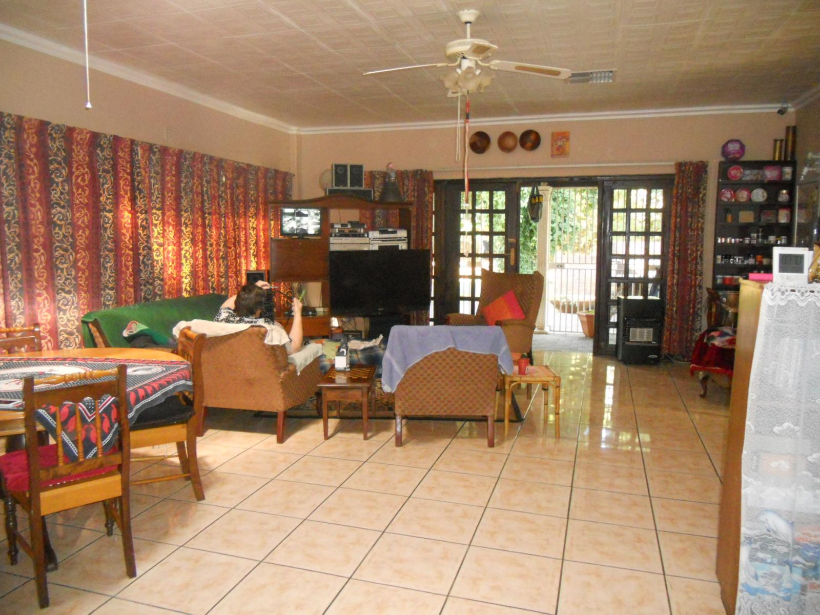 Dining Room - 64 square meters of property in Three Rivers