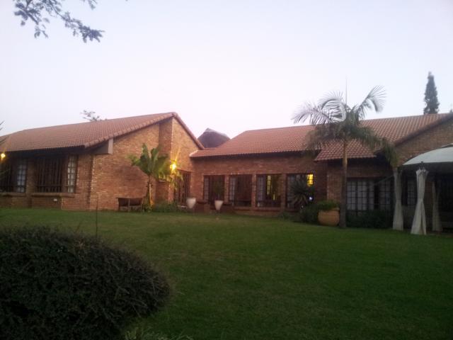 6 Bedroom House for Sale For Sale in Emalahleni (Witbank)  - Home Sell - MR089196