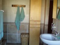 Main Bathroom - 6 square meters of property in Albertinia