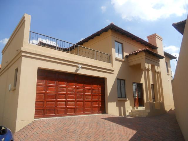 4 Bedroom House for Sale For Sale in Rua Vista - Home Sell - MR089416