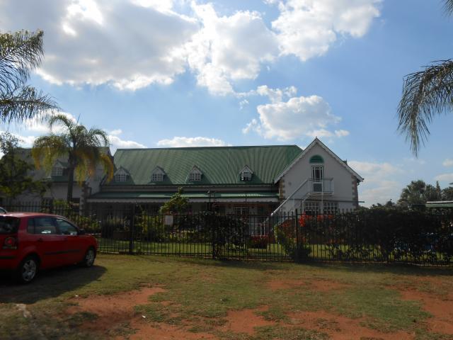 4 Bedroom House for Sale For Sale in Bela-Bela (Warmbad) - Home Sell - MR089436