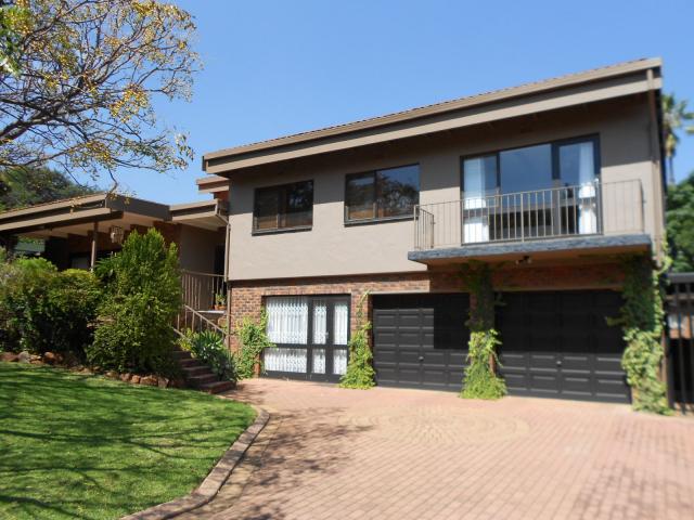 4 Bedroom House for Sale For Sale in Cresta - Private Sale - MR089501