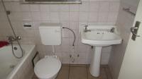 Bathroom 1 - 5 square meters of property in Windsor West