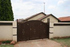 Front View of property in Middelburg - MP