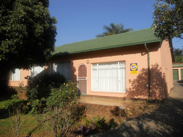 3 Bedroom House for Sale For Sale in Rooihuiskraal North - Home Sell - MR089765