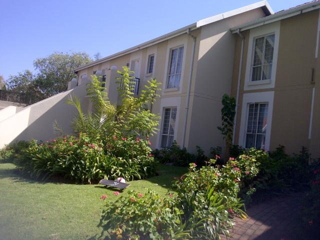 2 Bedroom Apartment for Sale For Sale in Douglasdale - Private Sale - MR089814