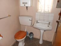 Main Bathroom - 3 square meters of property in Buffelspoort
