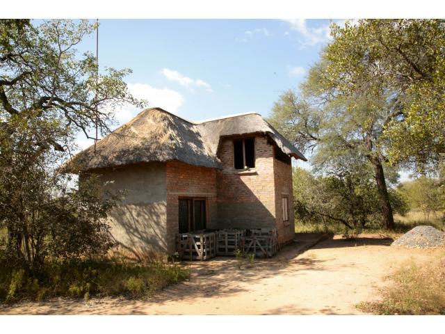 2 Bedroom House for Sale For Sale in Hoedspruit - Home Sell - MR089938