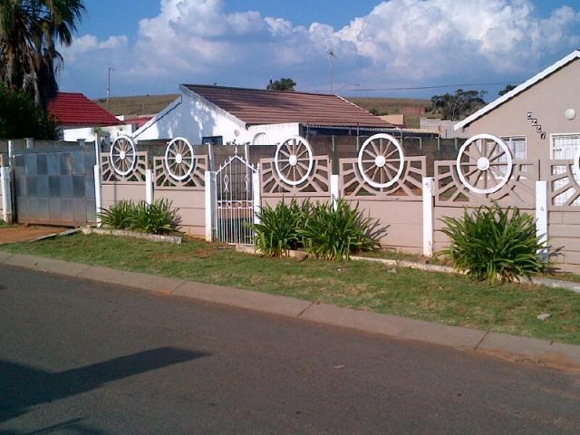 3 Bedroom House for Sale For Sale in Lenasia South - Private Sale - MR089982