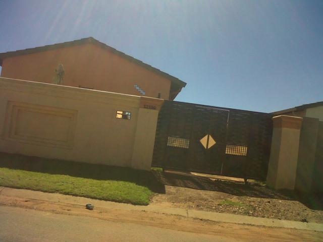 3 Bedroom House for Sale For Sale in Protea Glen - Home Sell - MR090128