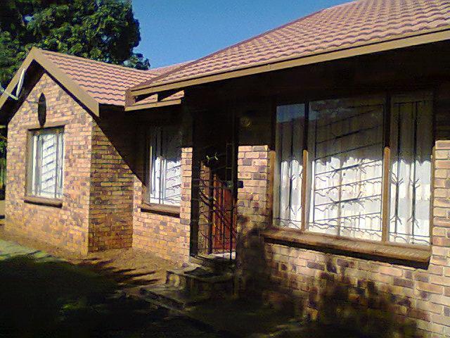 3 Bedroom House for Sale For Sale in Rustenburg - Home Sell - MR090176