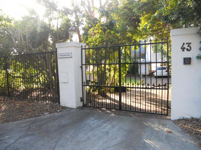 4 Bedroom House for Sale For Sale in Bergvliet  - Home Sell - MR090299