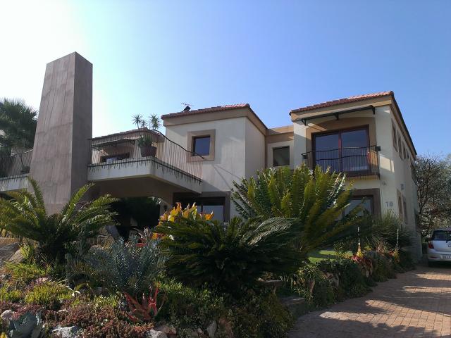 4 Bedroom House for Sale For Sale in Blue Valley Golf Estate - Home Sell - MR090477