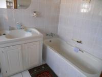 Bathroom 1 - 6 square meters of property in Hartenbos