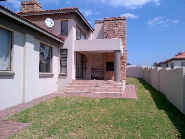 3 Bedroom House for Sale and to Rent For Sale in Emalahleni (Witbank)  - Home Sell - MR090559