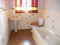 Bathroom 1 - 17 square meters of property in Tiegerpoort