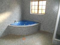 Bathroom 3+ - 16 square meters of property in Tiegerpoort