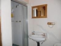 Bathroom 1 - 17 square meters of property in Tiegerpoort