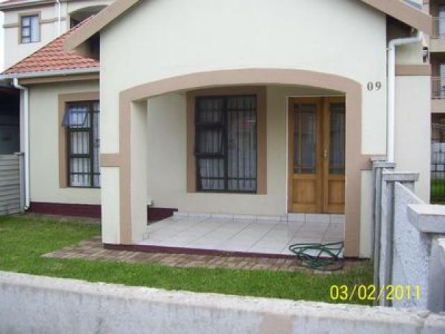 2 Bedroom Cluster for Sale For Sale in Vanderbijlpark - Home Sell - MR090746