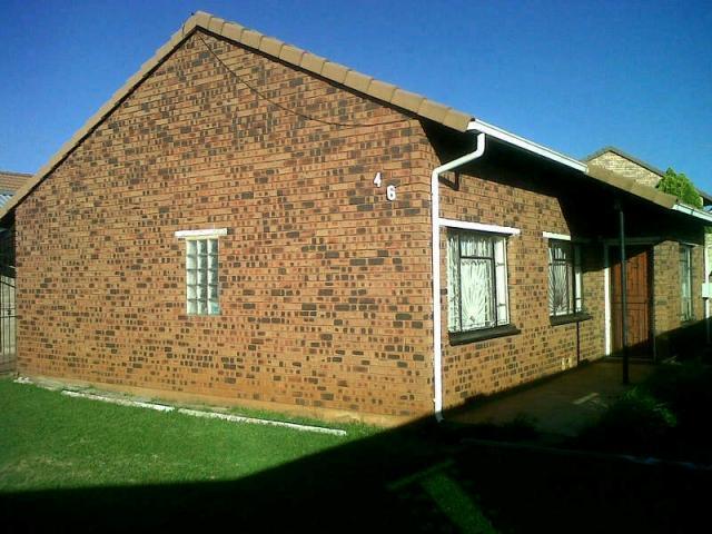 3 Bedroom House for Sale For Sale in Eldorado Park AH - Home Sell - MR090826