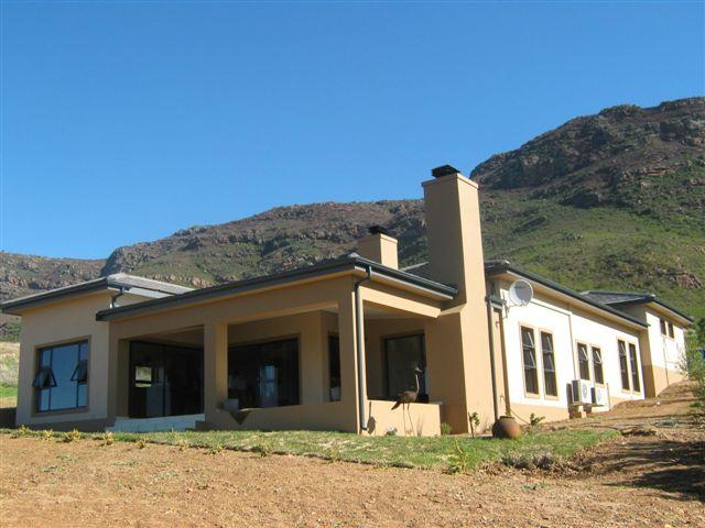 3 Bedroom House for Sale For Sale in Piketberg - Home Sell - MR090985