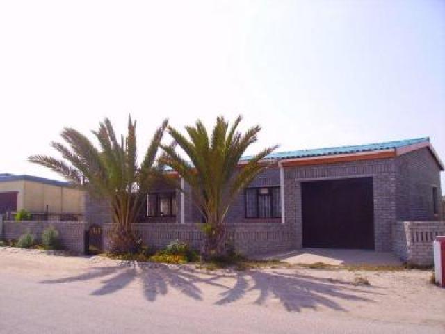 3 Bedroom House for Sale For Sale in Port Nolloth - Private Sale - MR091161