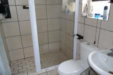 Main Bathroom - 2 square meters of property in Bredasdorp