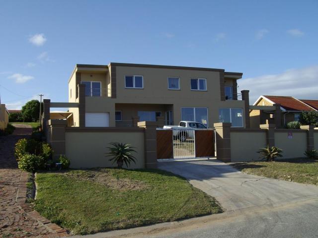 5 Bedroom House for Sale For Sale in Mossel Bay - Home Sell - MR091299