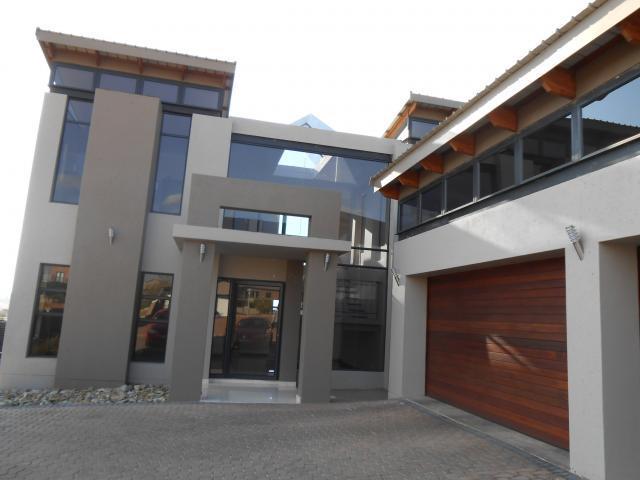 5 Bedroom Duplex for Sale For Sale in Copperleaf Golf and Country Estate - Private Sale - MR091322
