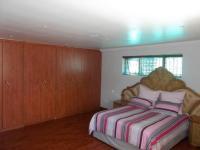 Bed Room 1 of property in Grassy Park