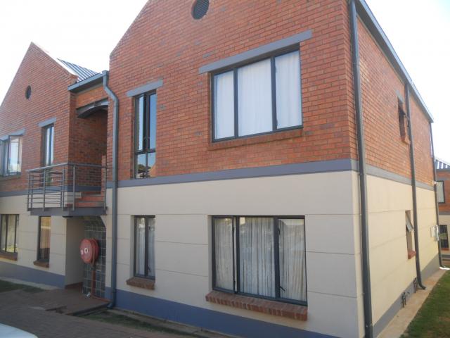 2 Bedroom Sectional Title for Sale For Sale in Auckland Park - Private Sale - MR091532