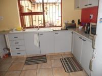 Kitchen - 22 square meters of property in Zeekoei Vlei