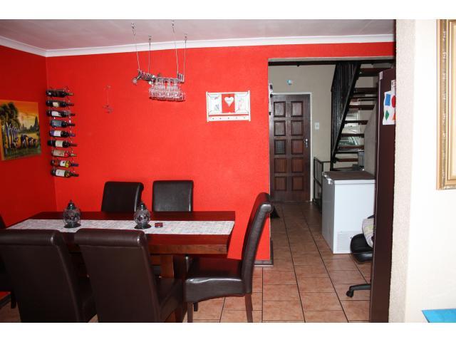 Dining Room of property in Silverfields