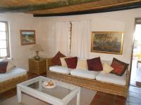 Lounges - 35 square meters of property in McGregor