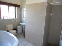 Main Bathroom - 9 square meters of property in Mandini