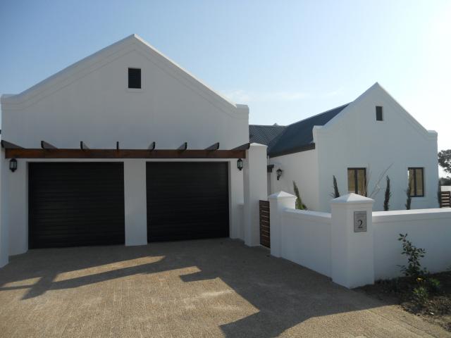 4 Bedroom House for Sale For Sale in Somerset West - Home Sell - MR092006