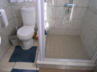 Main Bathroom - 3 square meters of property in Klein-Brakrivier