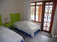 Bed Room 1 - 12 square meters of property in Umtentweni