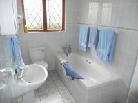 Bathroom 1 - 5 square meters of property in Umtentweni