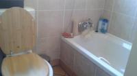 Main Bathroom of property in Aerorand - MP